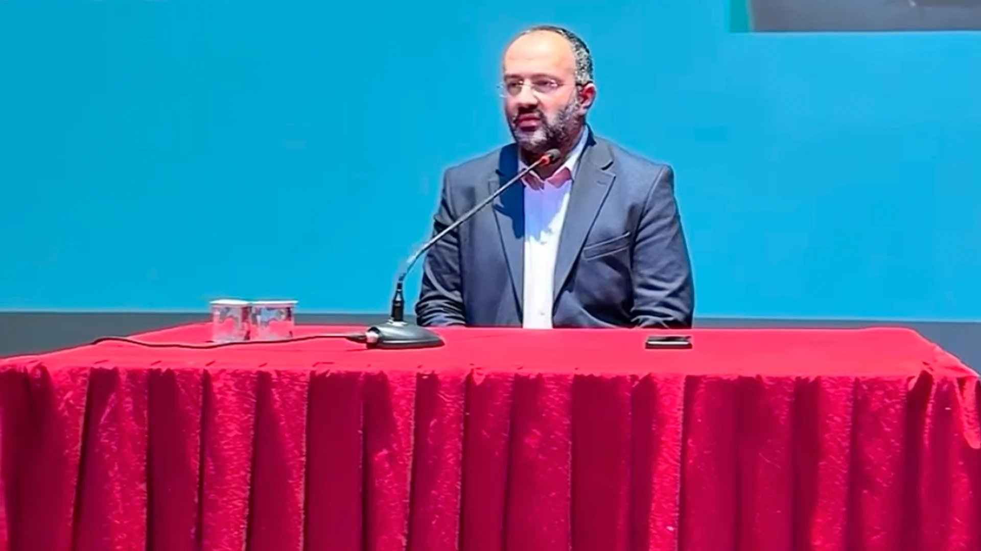 Çınar Koleji Öğretmen Seminerlerinde Taha Kılınç ile İslam Dünyası Neresi Programı