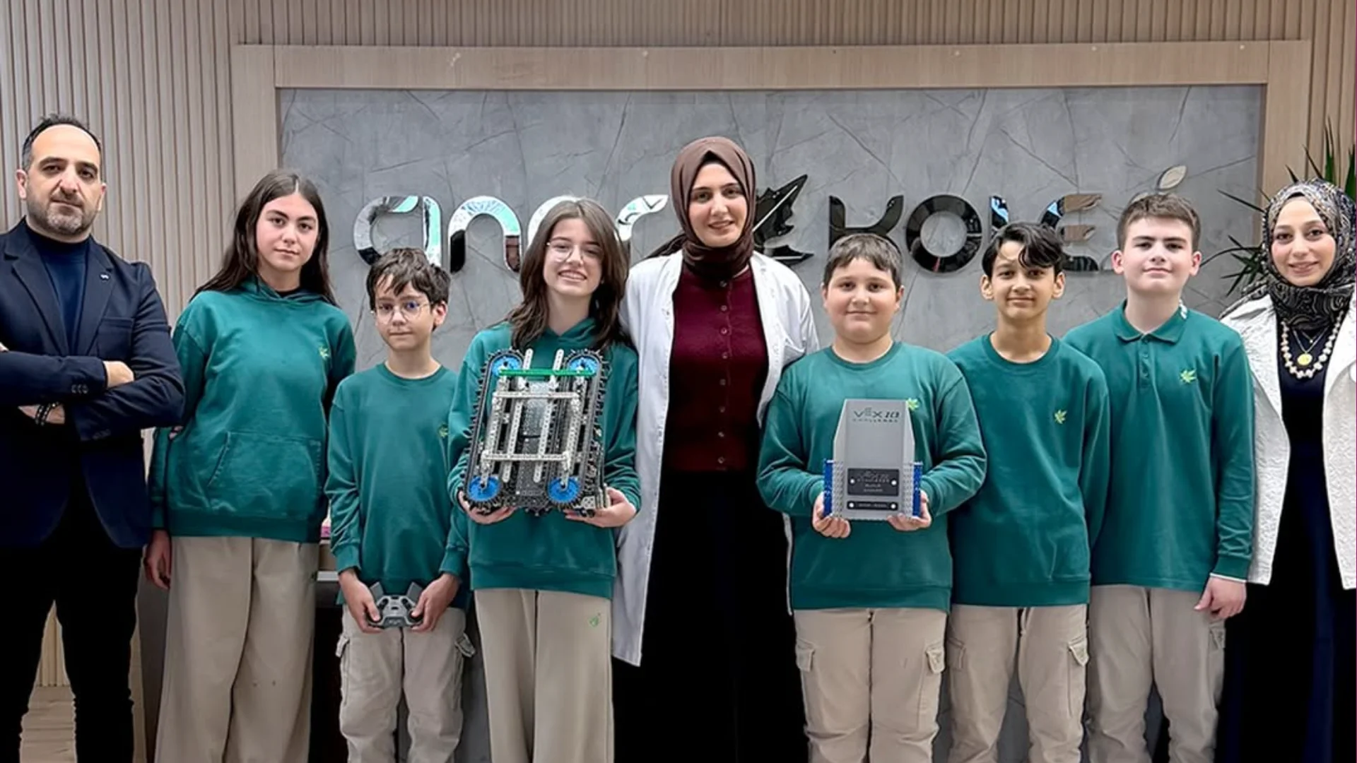 ÇınarRobotik Takımı VEX Robotics Competition’da Önemli Bir Başarıya İmza Attı